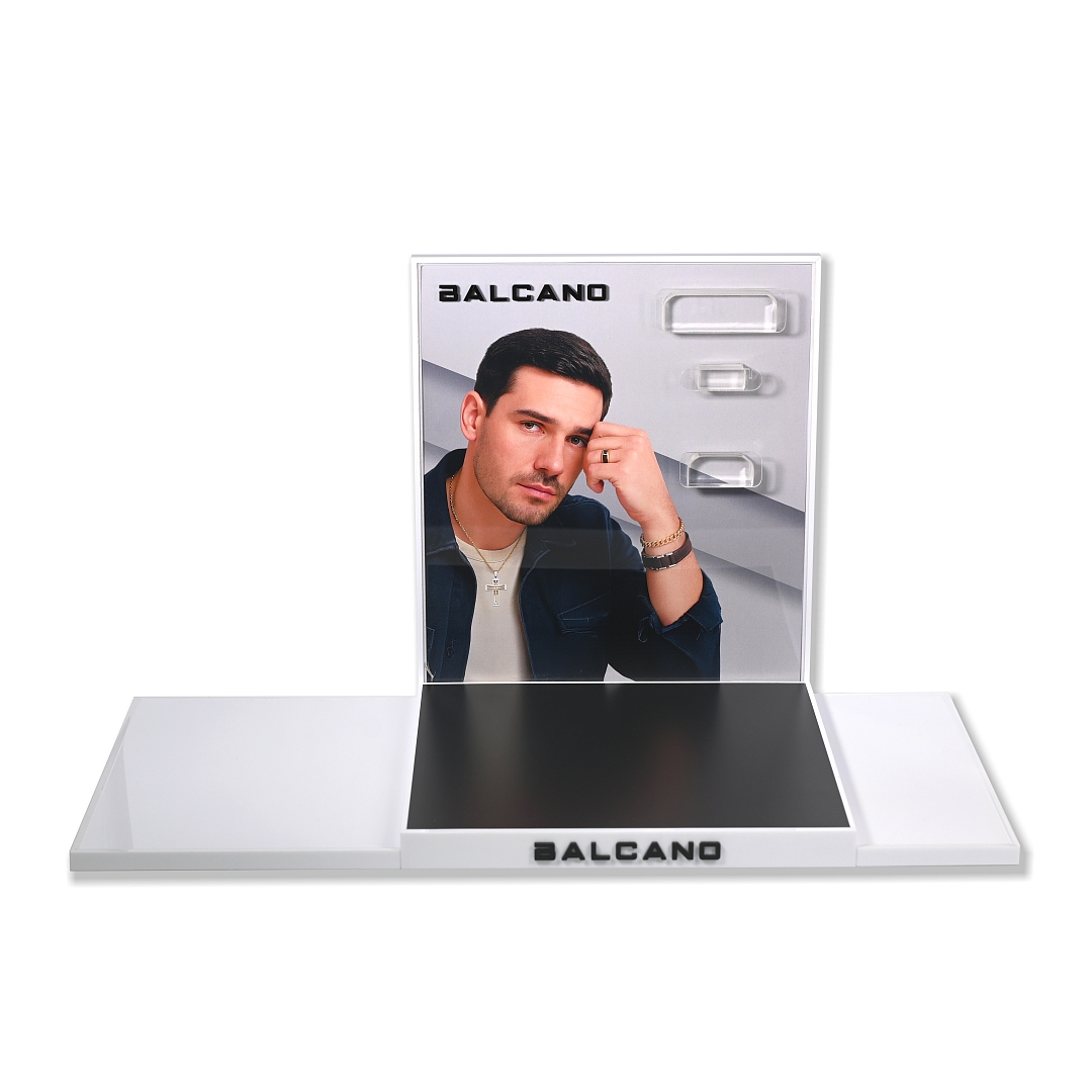 BALCANO / Men’s collection display (110004BD00)