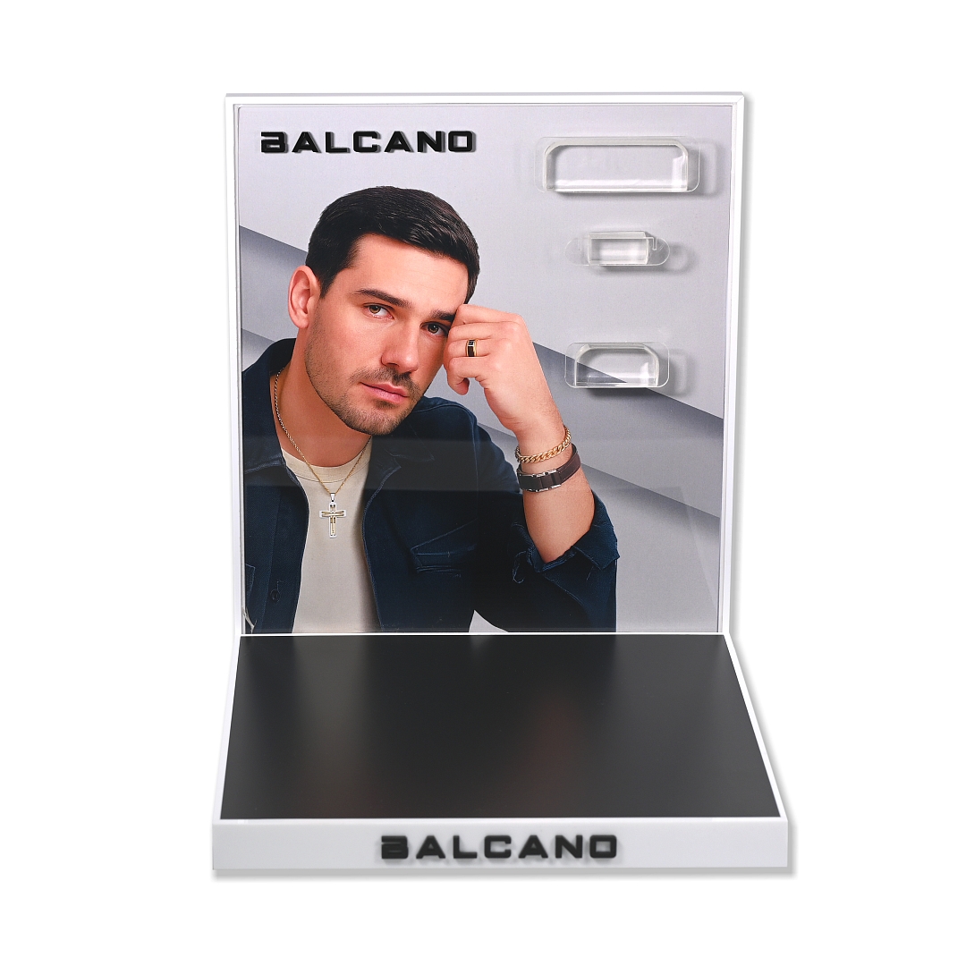 BALCANO / Men’s collection display (110004BD00)
