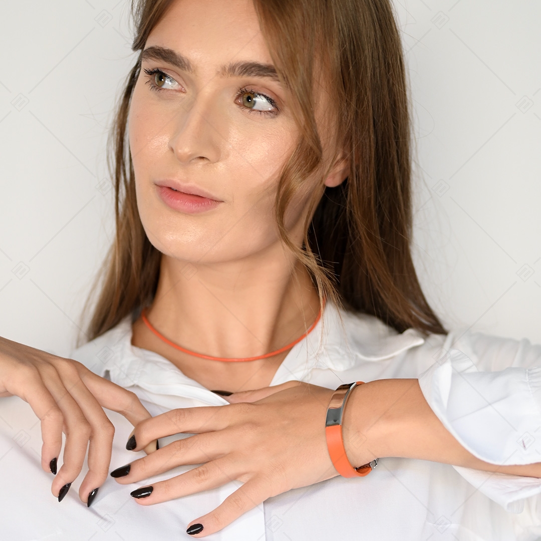 BALCANO - Orange Leder Armband mit gravierbarem rechteckigen Kopfstück aus Edelstahl (551097LT55)